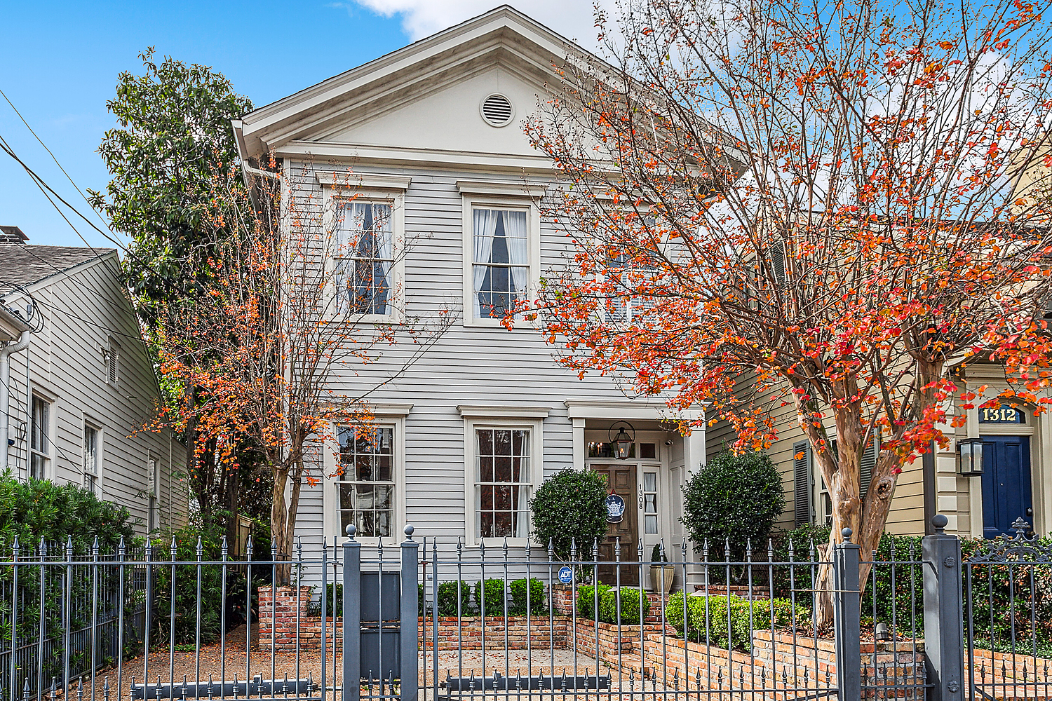 Garden District, House, 3 beds, 2.5 baths, $8000 per month New Orleans Rental - devie image_0