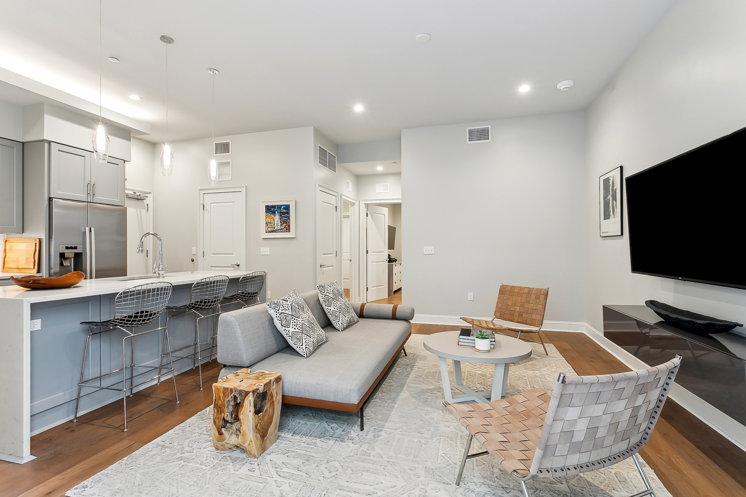 CBD/Warehouse District, Condo, 2 beds, 2.0 baths, $5000 per month New Orleans Rental - devie image_2