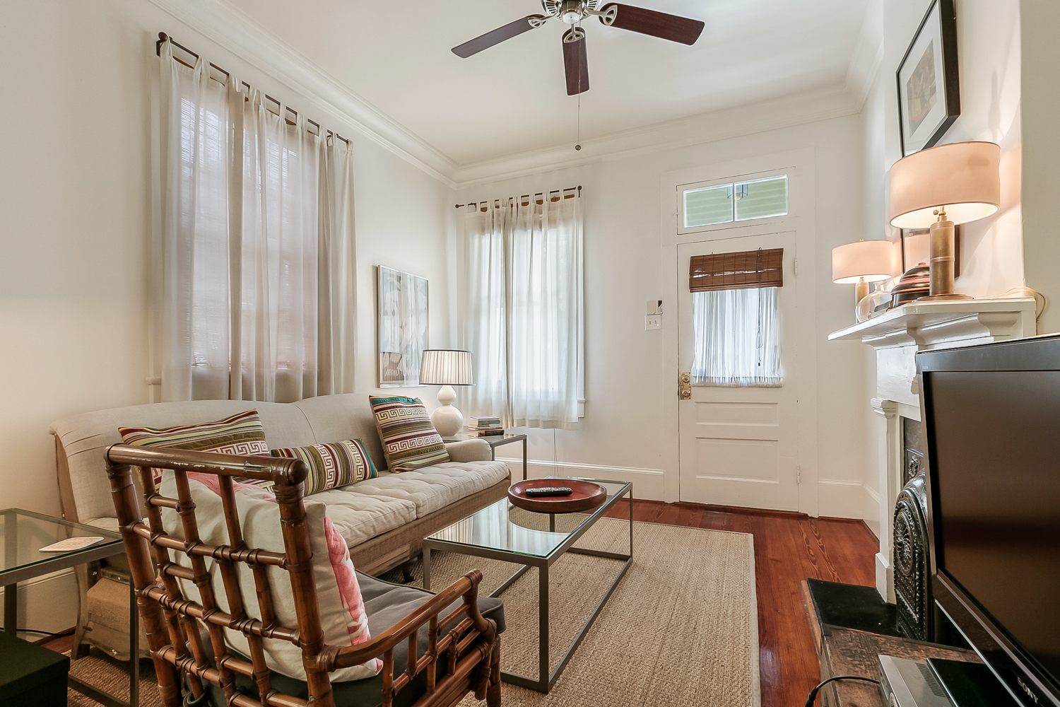 Uptown, House, 2 beds, 1.5 baths, $3000 per month New Orleans Rental - devie image_1