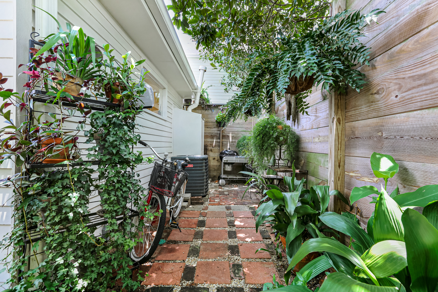 Uptown, House, 2 beds, 1.0 baths, $3900 per month New Orleans Rental - devie image_2