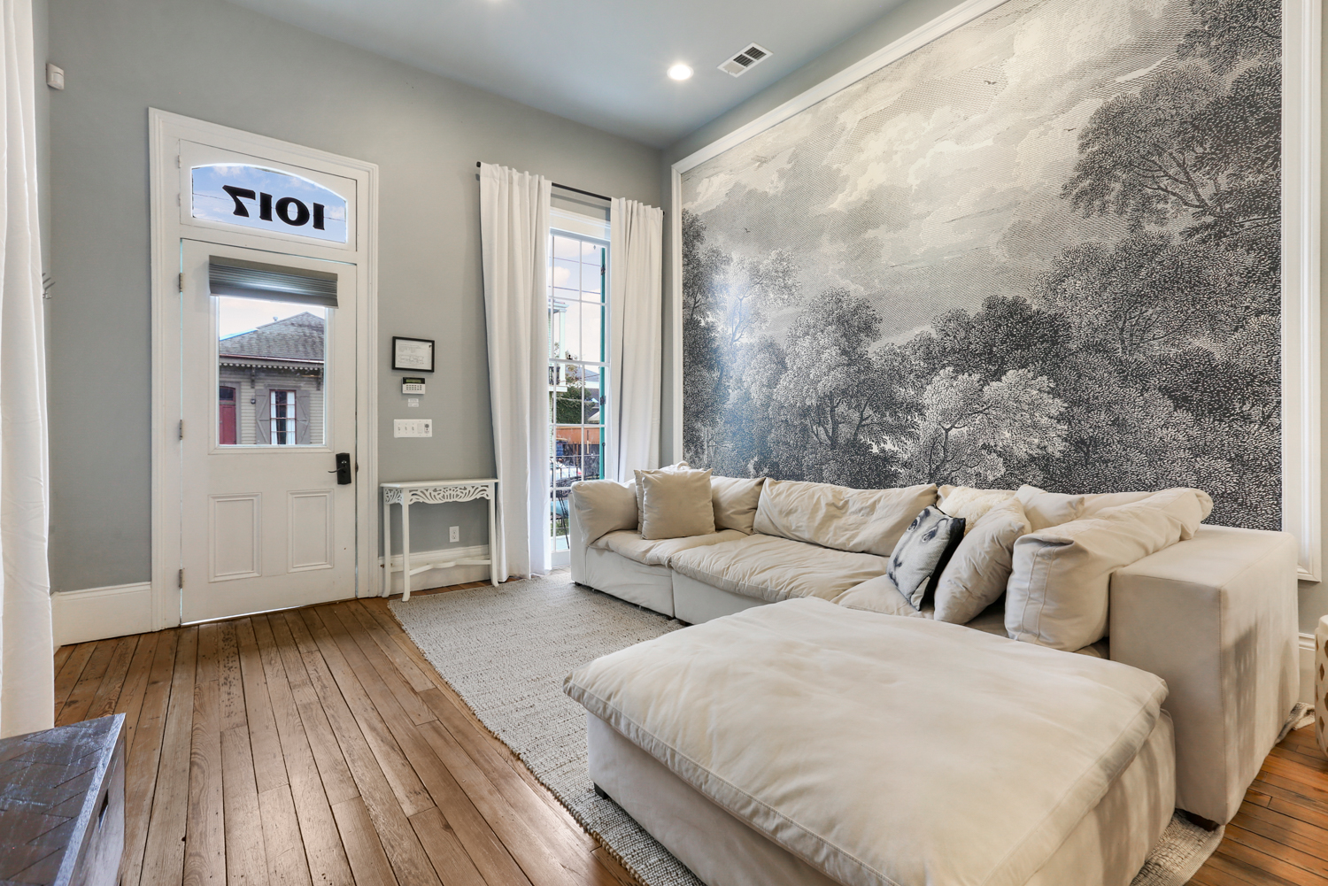 Uptown, House, 2 beds, 2.0 baths, $4000 per month New Orleans Rental - devie image_1