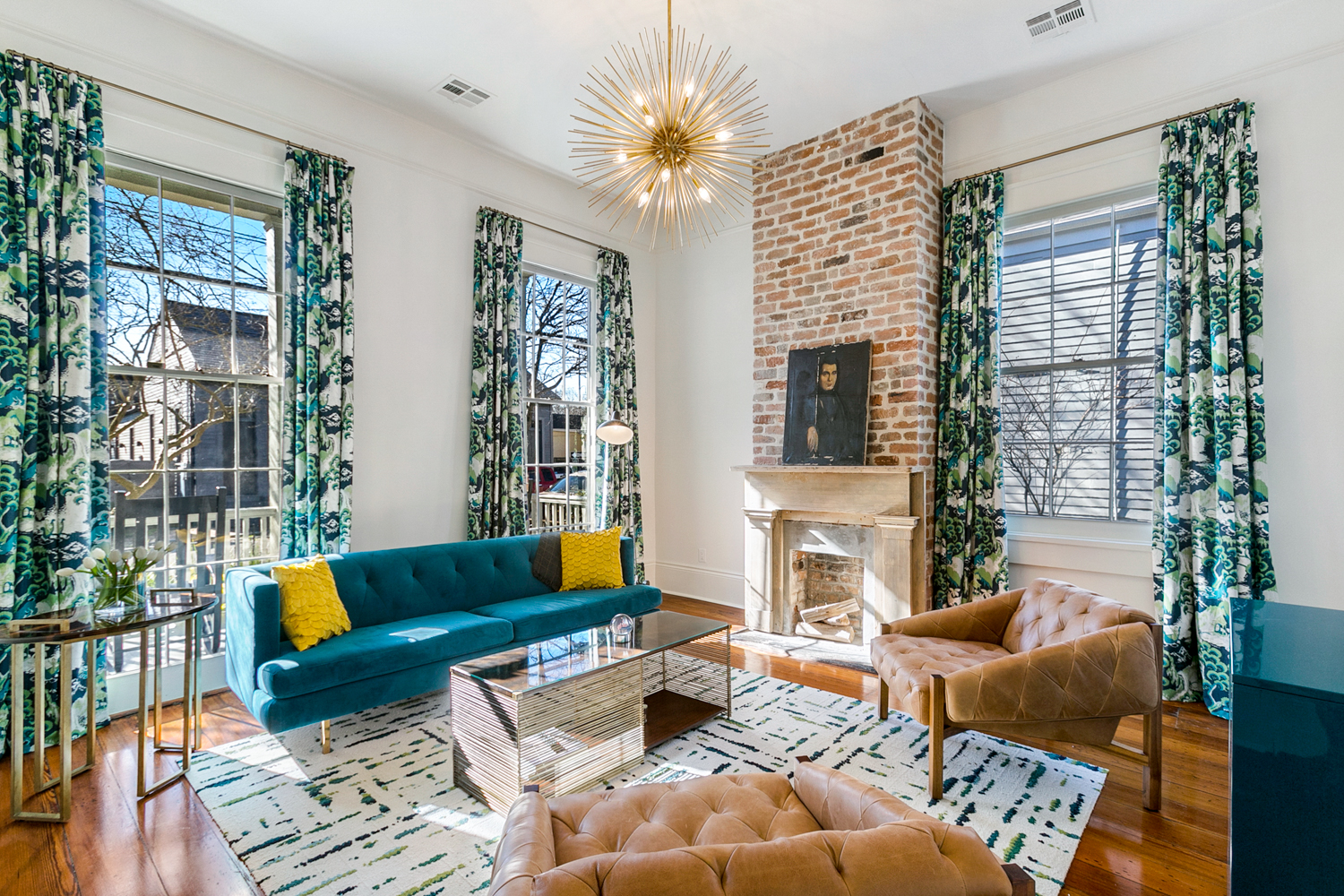  Beautiful center hall in a great location in the Irish Channel. Old world New Orleans charm with modern amenities. Great outdoor space with a pool! Walk to many shops, restaurants and coffee shops on Magazine St. 