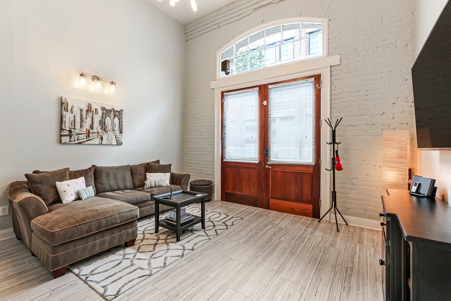 CBD/Warehouse District, House, 2 beds, 1.0 baths, $2500 per month New Orleans Rental - devie image_2