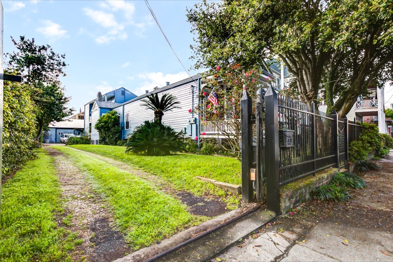 Lower Garden District, House, 1 beds, 1.0 baths, $2000 per month New Orleans Rental - devie image_0